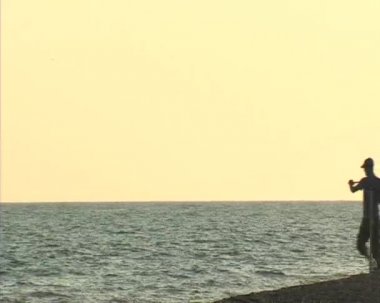 Günbatımında atma fisher. İnternet döküm.