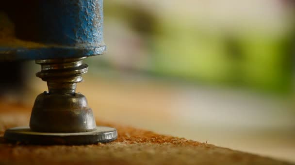 Carpintaria braçadeira em close-up — Vídeo de Stock