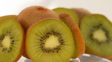 dönen kivi dilimleri.