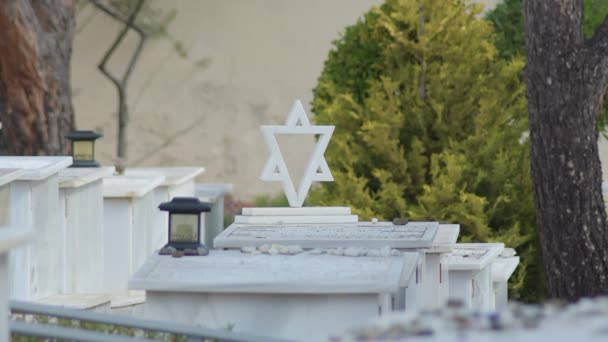 ダビデの星像ユダヤ人墓地の墓にある — ストック動画