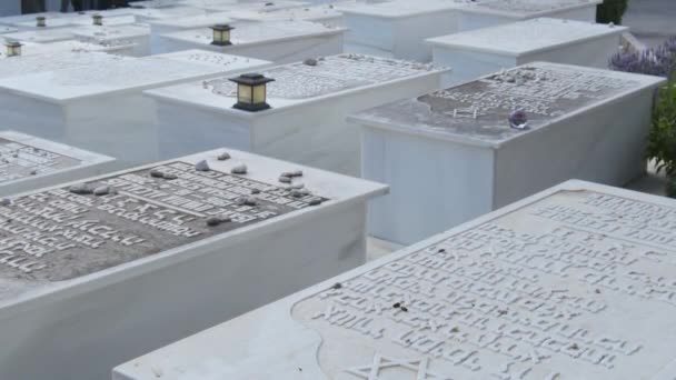 Graven Een Joodse Begraafplaats Casabermeja Spanje Draaien — Stockvideo