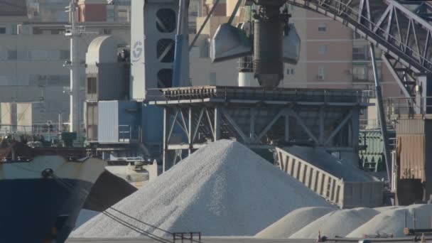 Maskiner Som Rör Sig Sand Industrihamn — Stockvideo