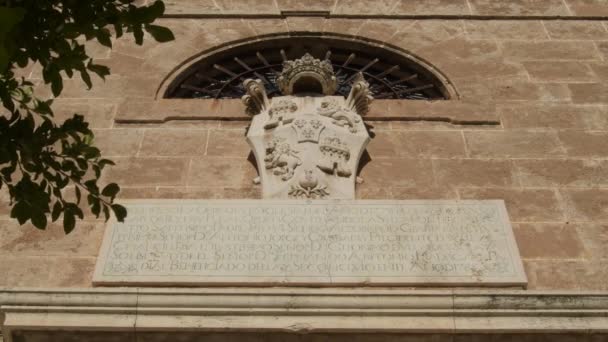 Piatto Commemorativo Nella Chiesa Del Rosario Velez Benaudalla Granada Spagna — Video Stock