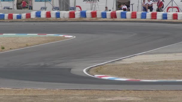 Karts Uma Curva Correndo Uma Corrida Karting — Vídeo de Stock