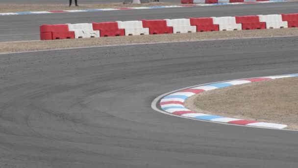 Karts Carros Uma Curva Correndo Circuito Karting — Vídeo de Stock