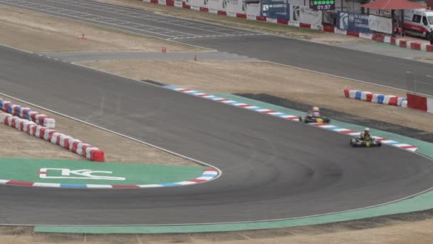 Curva Karts Raça Com Carros Kart Que Funcionam — Vídeo de Stock