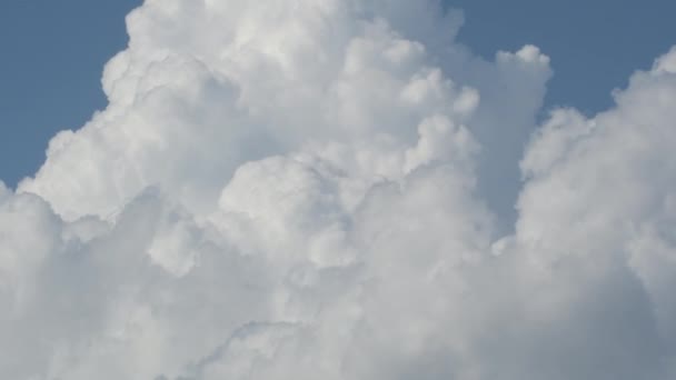 White Clouds Time Lapse Moving Blue Sky — Stock Video