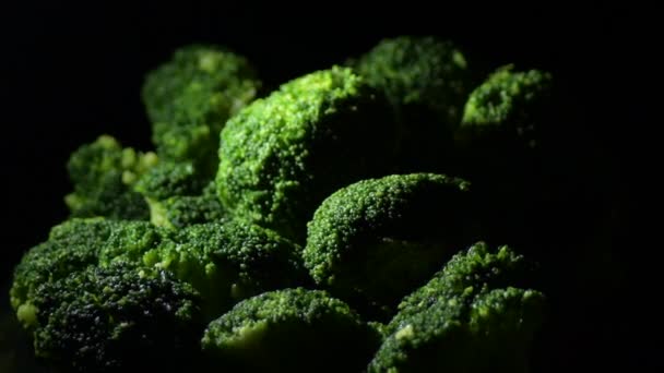 Fresh Broccoli Mountain Gyrating — Stock Video