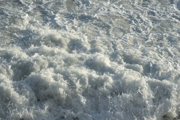 Rough Waves Sea White Foam Entering Force Sunset — Foto de Stock