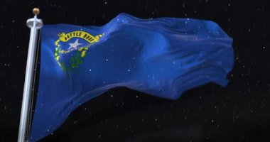 Amerika Birleşik Devletleri 'nin Nevada eyaletinin bayrağı. Geceleri yağmur yağıyor. Döngü