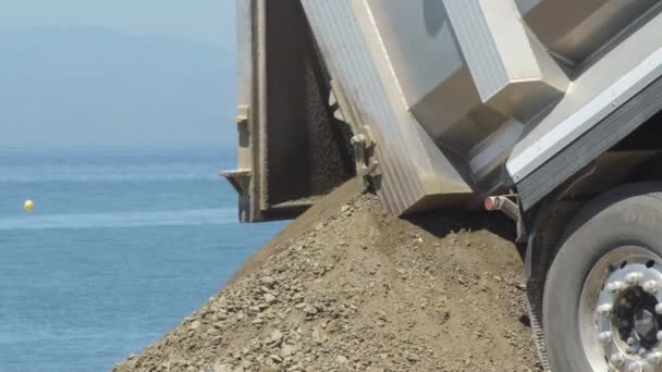Truck Unloading Sand Together Beach Works Generation Beaches — Vídeos de Stock