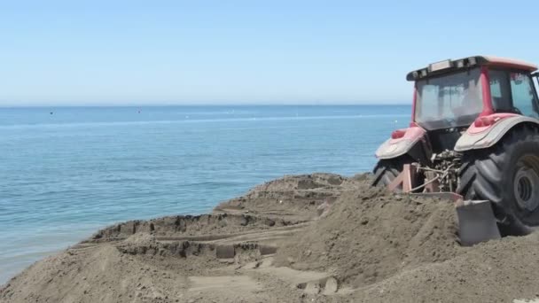 Трактор Движущийся Песок Работах Восстановлению Пляжей — стоковое видео