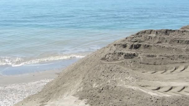 Máquina Tractora Depositando Arena Obras Regeneración Playas — Vídeo de stock