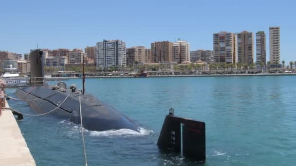 Kapal Selam Berlabuh Pelabuhan Malaga Spanyol — Stok Video