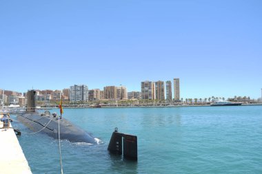 İspanya 'nın Malaga limanındaki İspanyol denizaltısı Tramontana