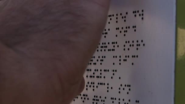 Reading Braille Text Sign Outdoor — 图库视频影像