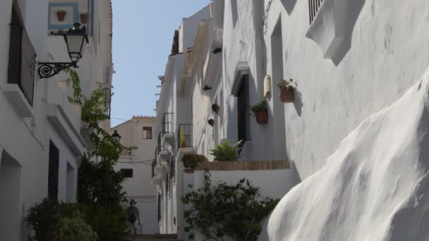 Andalusian Whitewashed Street Sunny Day Frigiliana Spain — Stock videók