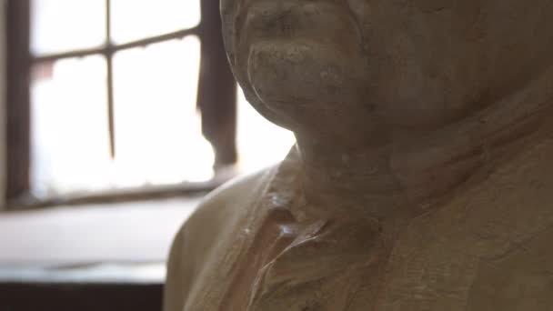 加韦兹家族在西班牙马查拉维亚熟悉的万神殿中的雕塑 — 图库视频影像