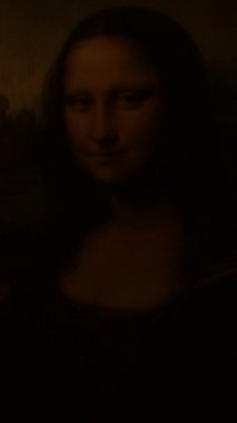 Gioconda o Mona Lisa, ortalıktan kaybol. Dikey 4K. Döngü