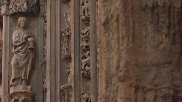 Figuras Eclesiásticas Rezando Pórtico Catedral Málaga España — Vídeos de Stock