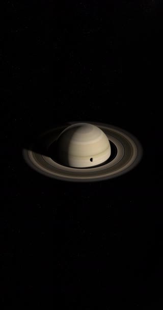 Луна Вращается Вокруг Планеты Сатурн — стоковое видео