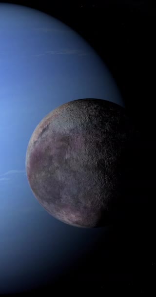 Tritón Orbitando Alrededor Del Planeta Neptuno Vertical — Vídeos de Stock