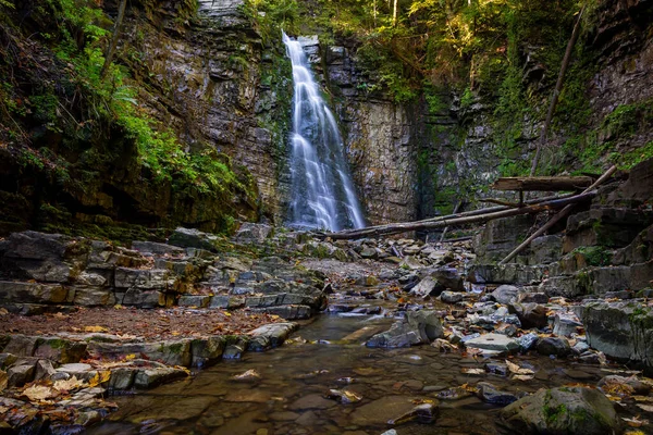 Beautiful Waterfall Canyon Carpathian Mountains Manyavsky Waterfall — Stock Photo, Image