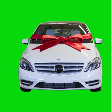 sarılmış hediye crv motorlu araç izole yeşil renkli