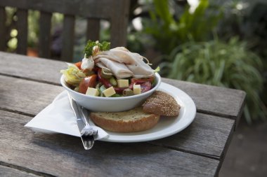 Öğle yemeği için salata