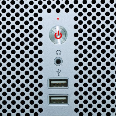 güç düğmesi ve usb bağlantı noktası.