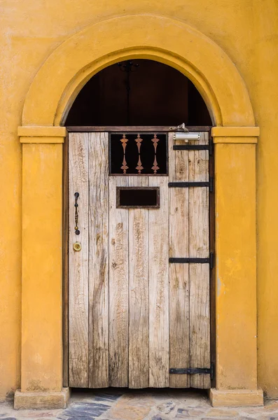Wooden arched entrance. — Stock Photo, Image