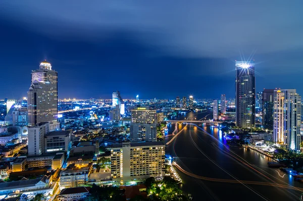 O edifício moderno — Fotografia de Stock