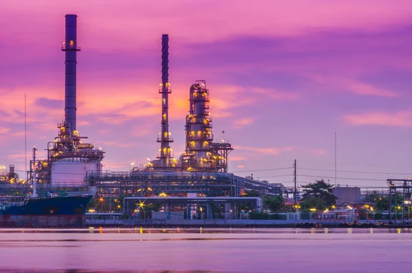 Oil refinery — Stock Photo, Image