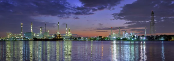 Oil refinery factory — Stock Photo, Image