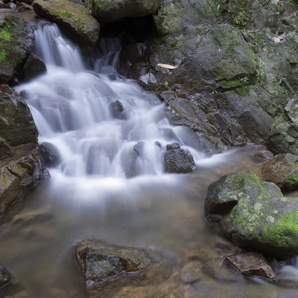 Wasserfall — Stockfoto