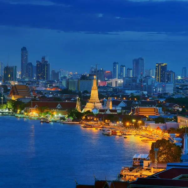 Wat Arun au crépuscule . — Photo