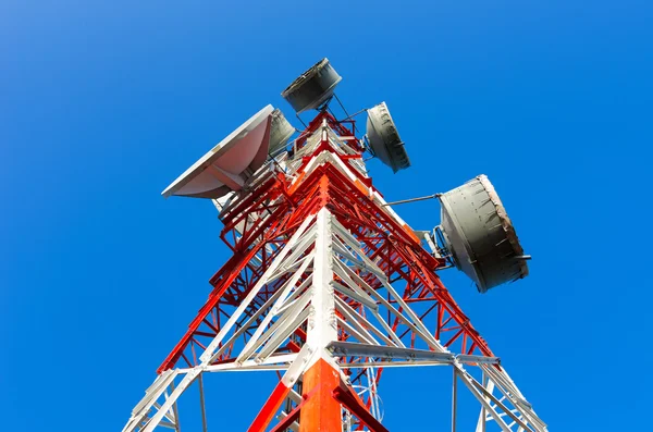 Torre de telecomunicações — Fotografia de Stock