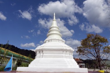 Beyaz stupa