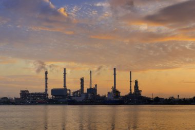 petrol rafineri fabrikası