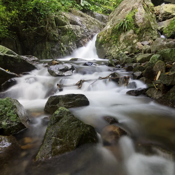 Wasserfall — Stockfoto