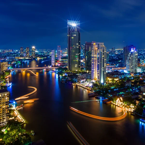 L'edificio moderno — Foto Stock