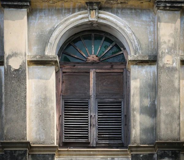 Staré dřevěné okno — Stock fotografie