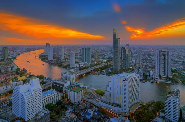 Modern building near the river — Stock Photo, Image