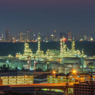 petrol rafinerisi fabrikasının Panorama görünüm 