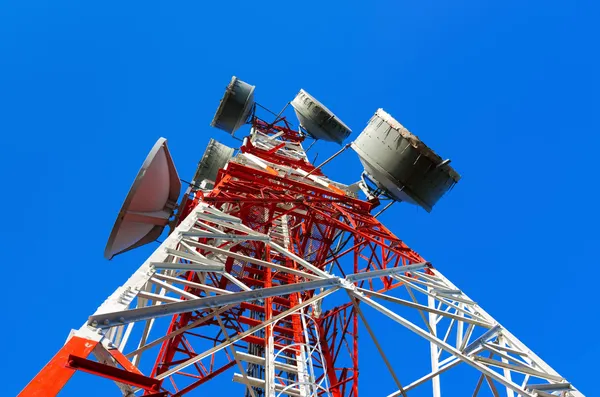 Torre de telecomunicações — Fotografia de Stock