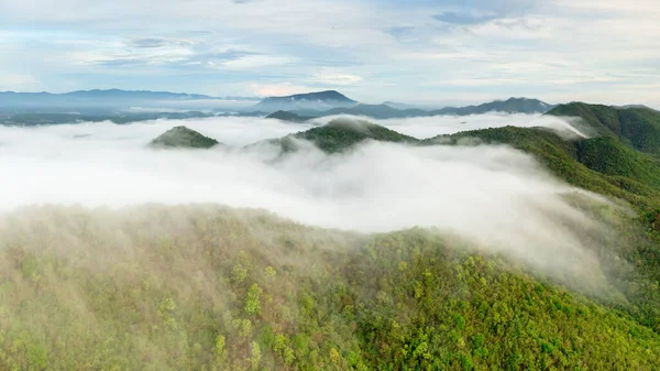 Prachtig Uitzicht Vanuit Lucht Zee Van Mist Ochtend Bos Mountent — Stockfoto