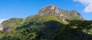 Doi Luang Chiang Dao, Chiang Mai, Tayland yolu üzerindeki panorama manzarası.