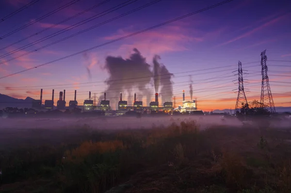Промышленный Ландшафт Дым Угольных Электростанций Промышленное Загрязнение Вызывает Загрязнение Атмосферы — стоковое фото