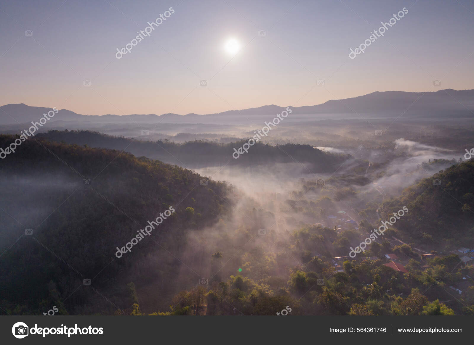 Туман Утреннем Лесу Зелеными Горами Панг Пуай Мае Лампанг Таиланд.