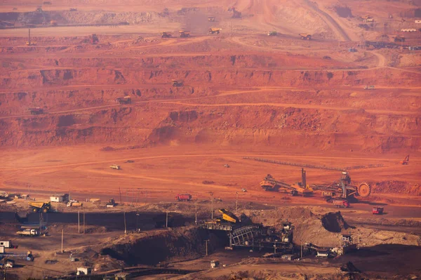 Large Machinery Vehicles Mining Transporting Coal Mines Generate Electricity Mae — Stock Photo, Image